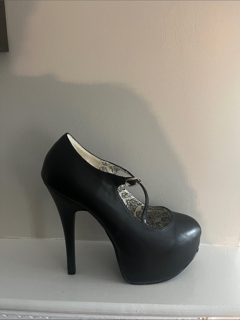 Bordello platform heel